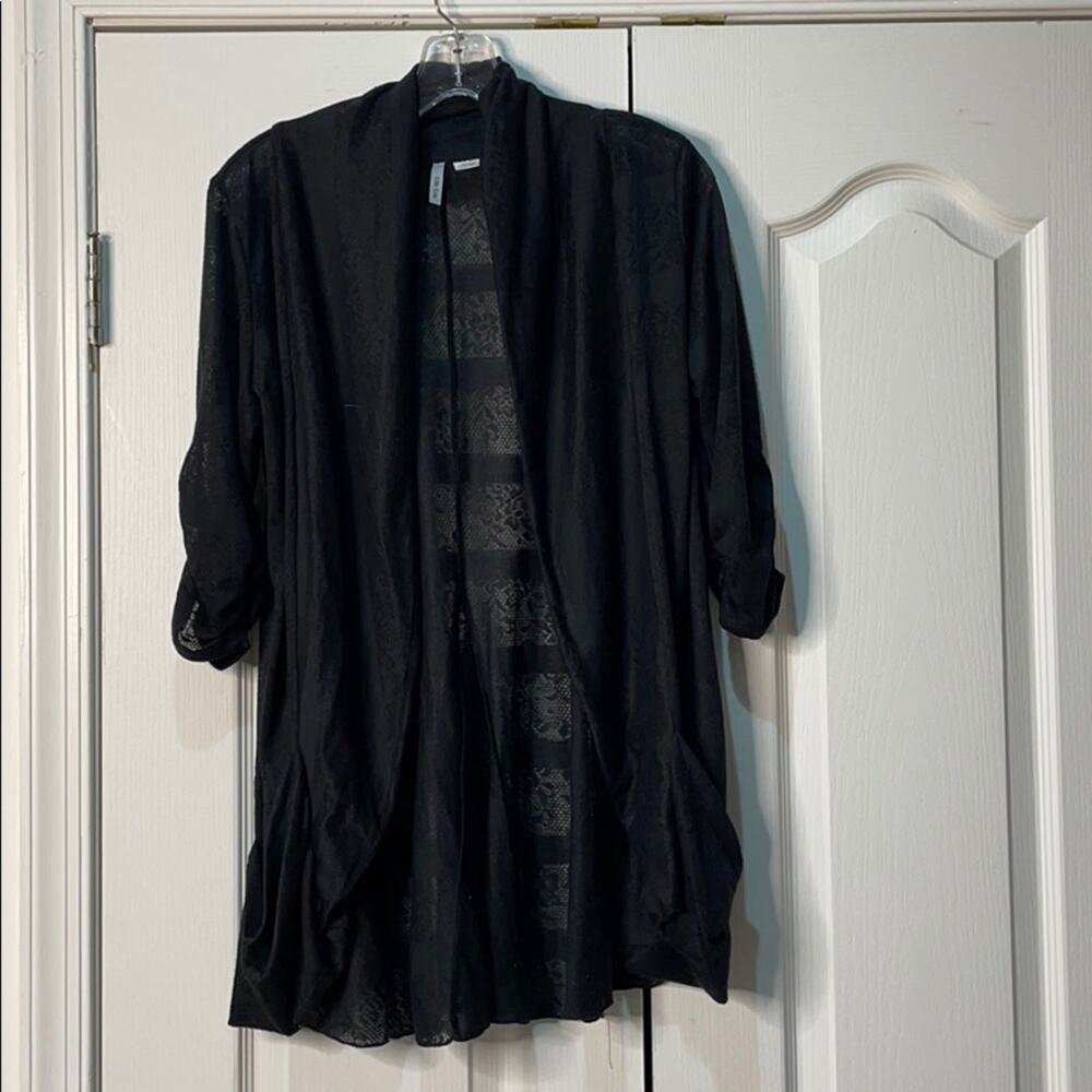 Lilly Lou M black open-front lightweight jacket